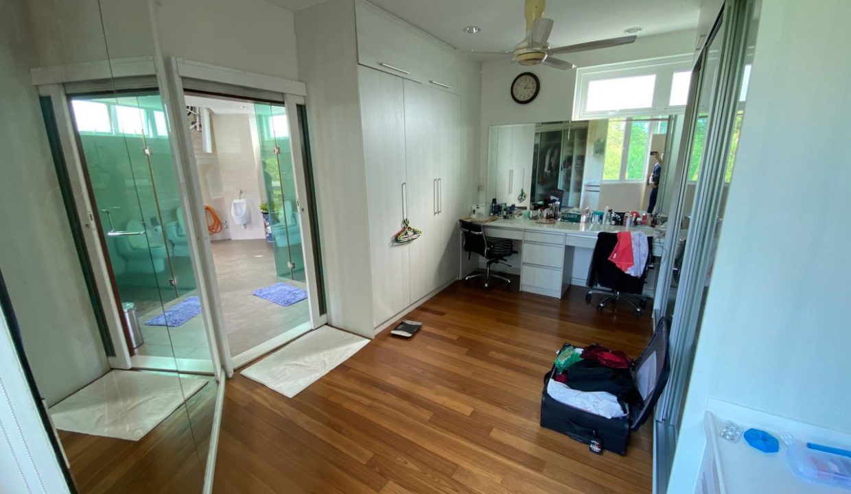 master room wardrobe