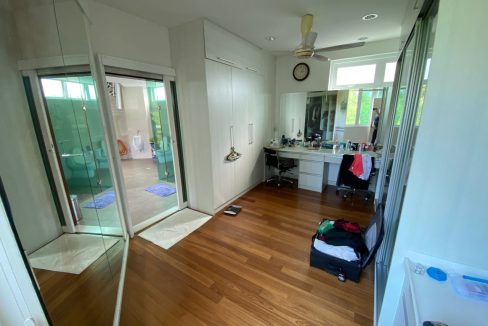 master room wardrobe