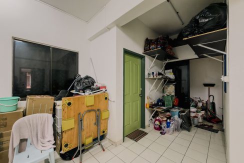 Taman Suria Shoplot Apartment - Yeoh
