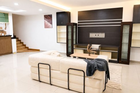57285846-3b44-413d-bb3d-3a8aed451d8a